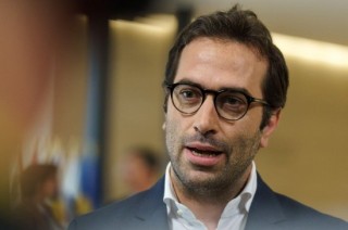 西班牙经济部长：欧盟应考虑所有手段反制美国关税措施