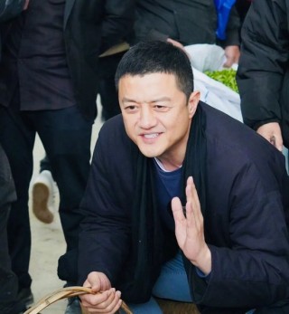 李亚鹏宣布暂停直播