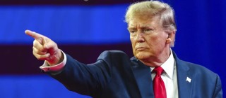 特朗普：考虑从哈佛大学撤款30亿美元，拨给全美职业学校