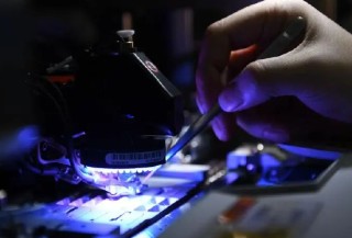 盘前：三大股指期货齐跌 英伟达阿斯麦等芯片股普跌