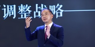 欧派家居：“大家居”战略转型阵痛，千亿市值缩水背后