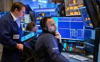 盘前：纳指期货涨0.3% 慧与科技跌近9%