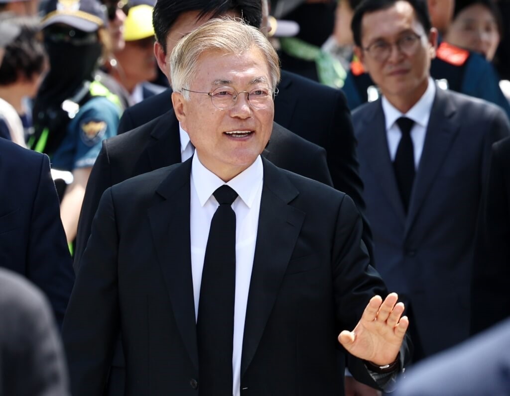 韩媒:韩国检方以涉嫌受贿指控传唤前总统文在寅接受讯问 第1张 韩媒:韩国检方以涉嫌受贿指控传唤前总统文在寅接受讯问 第1张