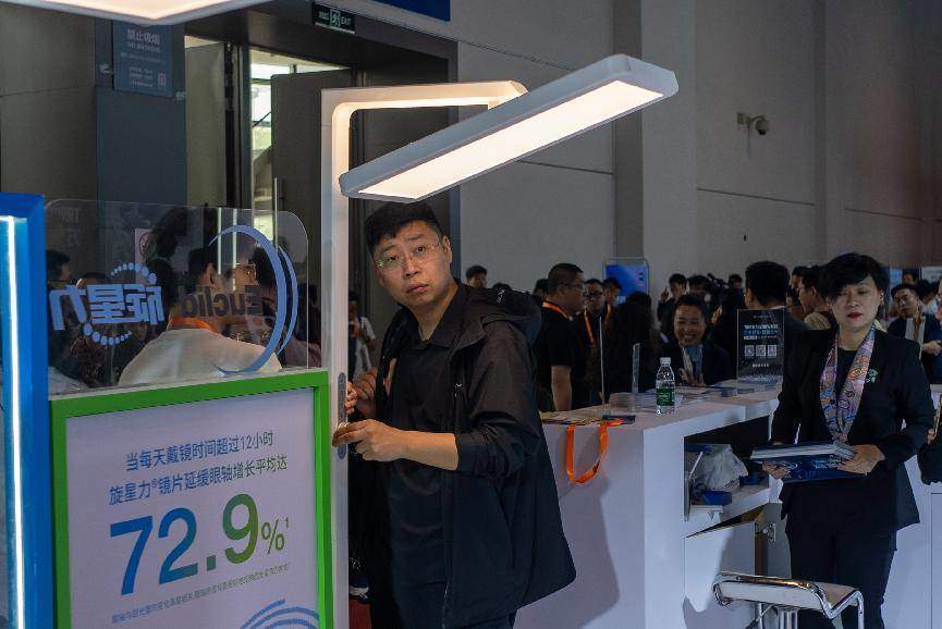 从 “光谱稳定” 到 “护眼靠谱”：柯达白泽系列护眼大路灯闪亮第25届COOC展  第10张