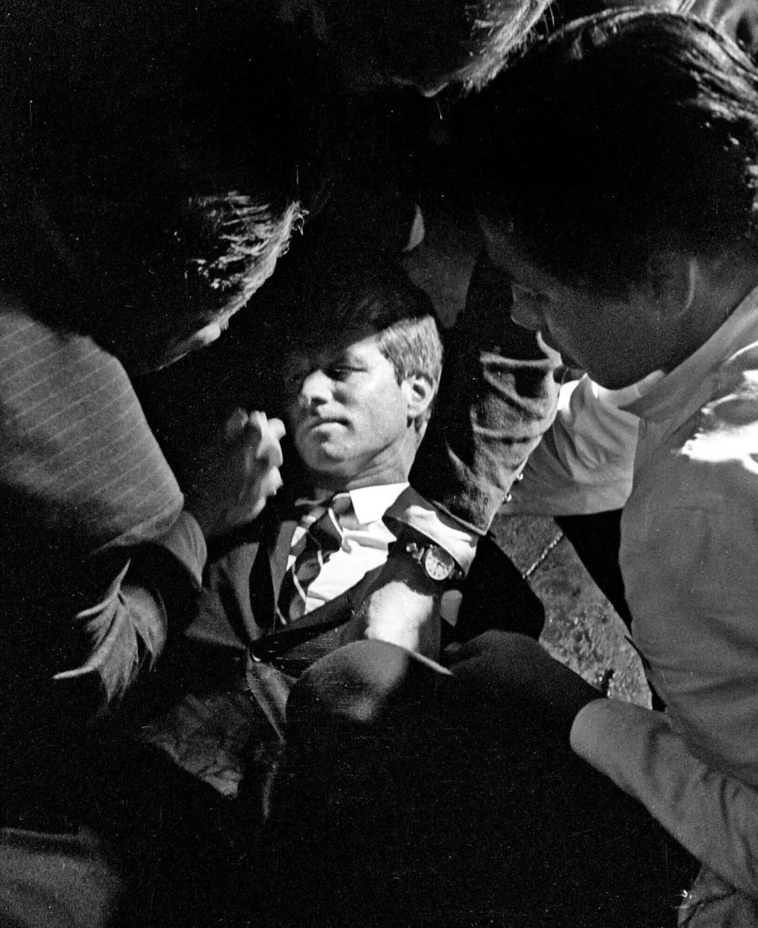 重磅！美国公布罗伯特·肯尼迪遇刺案记录！美国家情报总监：真相重见天日！  第1张