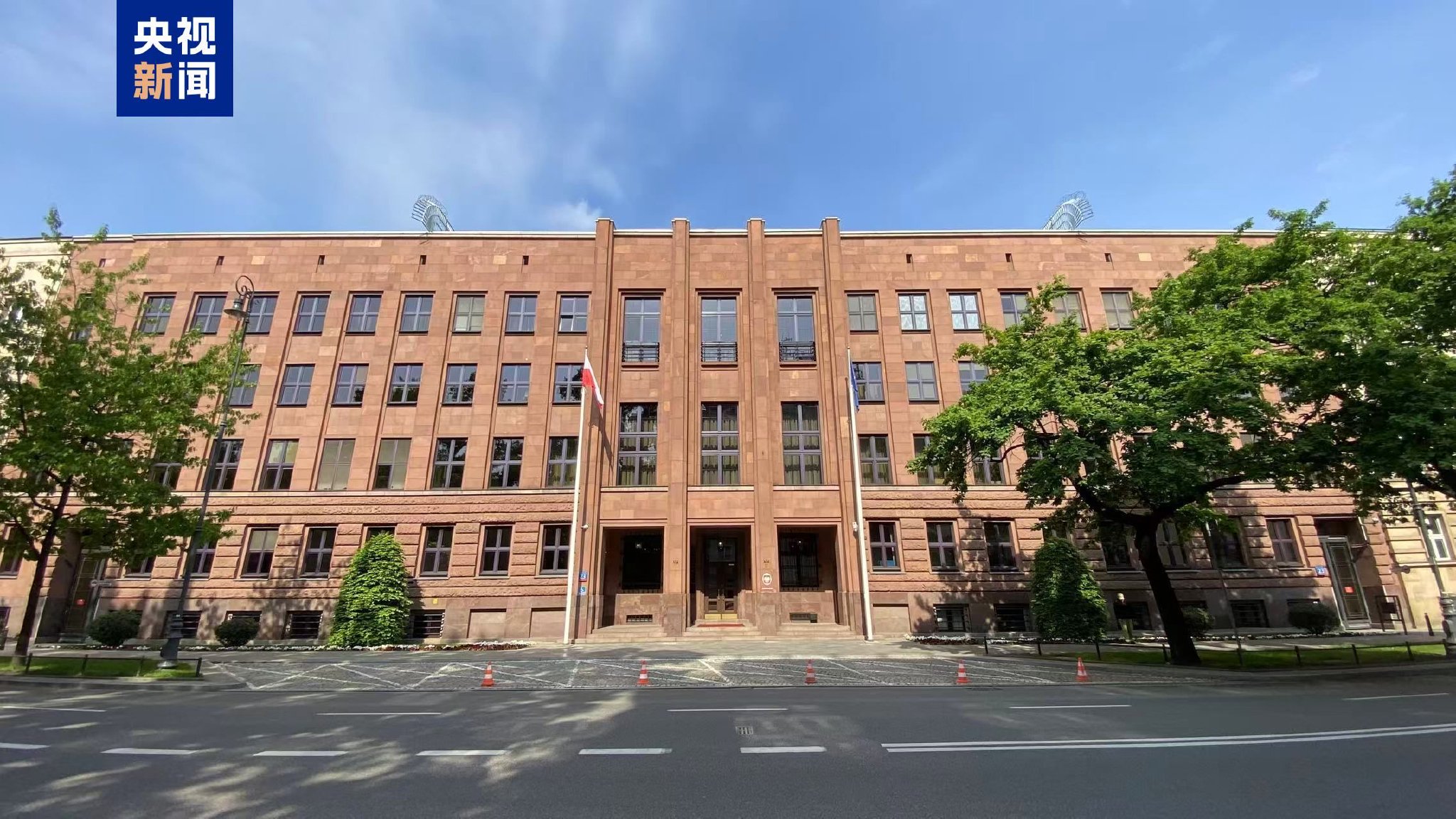 关闭一俄驻波领事馆，召见俄驻波兰大使！波兰指控俄罗斯涉华沙纵火案，俄方最新回应  第1张