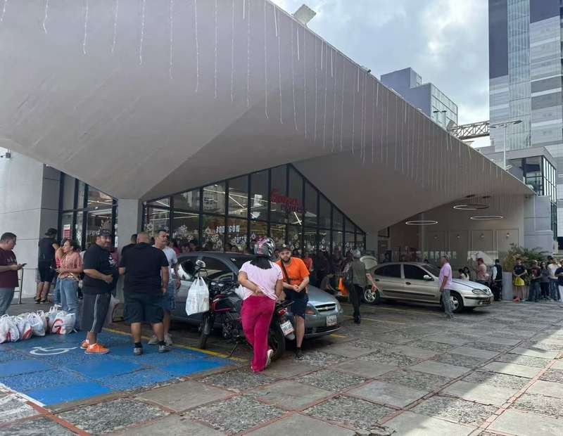 抓走马杜罗夫妇后,特朗普要如何“接管”委内瑞拉? 第1张 抓走马杜罗夫妇后,特朗普要如何“接管”委内瑞拉? 第1张