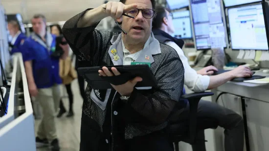 午盘：美股涨跌不一 纳指下跌约0.7%  第1张