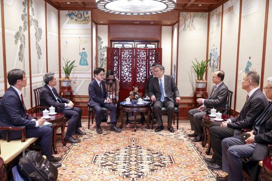 商务部部长王文涛会见韩国产业通商部长官金正官  第2张